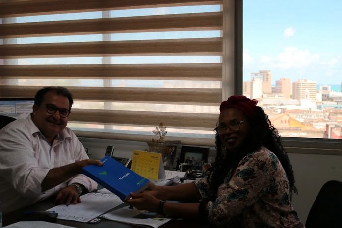 “O racismo provoca déficit econômico”- afirmou Arísia Barros ao Secretário de Estado da Fazenda, George Santoro.