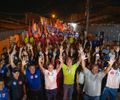 Rafael Brito destaca transporte gratuito em caminhada pelos conjuntos Rosane Collor e Colina 2