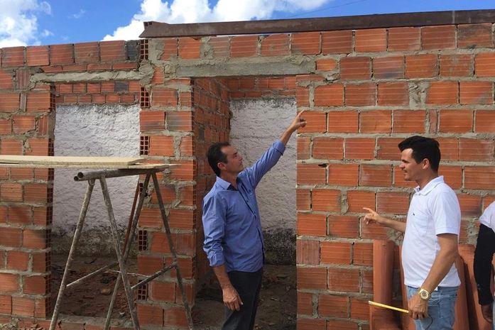 Celino Rocha visita obras