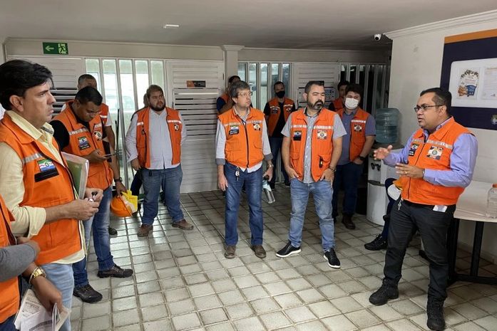 Agentes da Defesa Civil