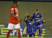 Fora de casa, CSA vence o Vila Nova e segue na vice-liderança da Série B