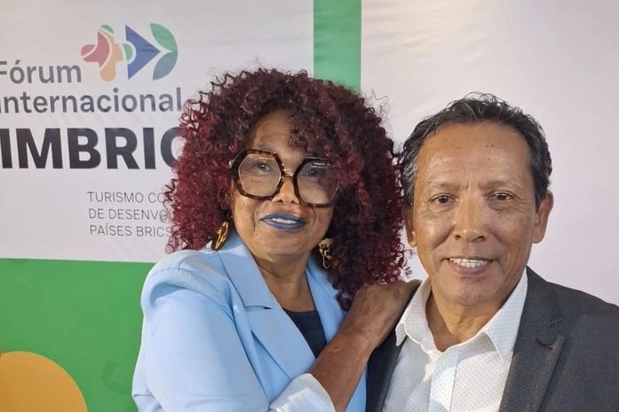 Vamos continuar o diálogo sobre racismo estrutural, no Brasil e no Peru, pós-Fórum?- propôs Walter Heredía Martínez, Embaixador IMBRICS+ Peru, a esta coordenadora da Prefeitura de Maceió