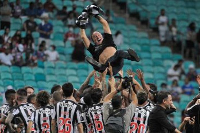 Atlético-MG quebra jejum e é campeão brasileiro após 50 anos