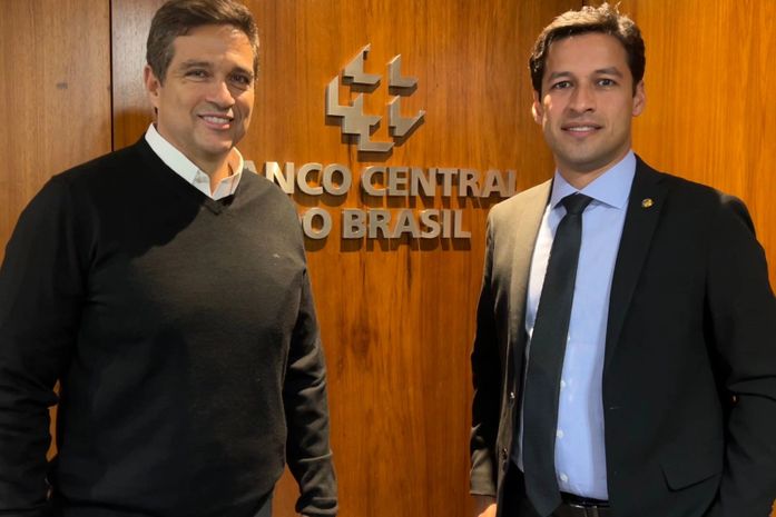 Relator do PL do Desenrola, Rodrigo Cunha se reúne com presidente do Banco Central: “impor ao consumidor uma taxa de 440% de juros no rotativo do cartão de crédito é um abuso”, diz senador