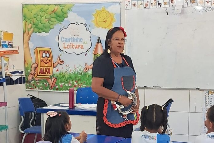 Escritora Márcia de Assis leva projeto de incentivo à leitura para escolas e instituições de Alagoas