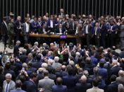 Após obstrução de Plenário, Hugo Motta abre sessão e pede respeito