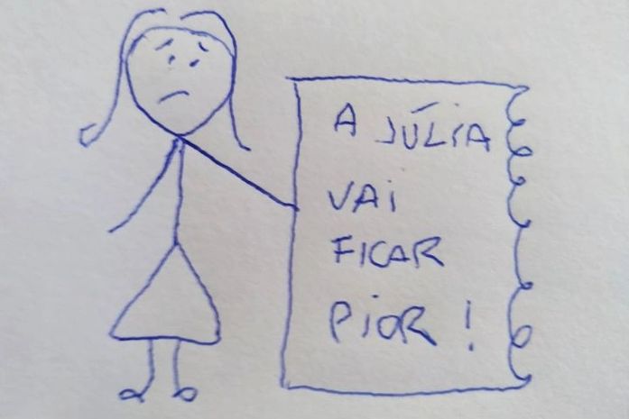 Júlia, de 7 anos falou para professora que o seu tio, namorado de sua mãe, tinha colocado o dedo em sua "pepeca" e que estava doendo.