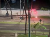 Jovens que fizeram ‘duelo’ com fogos de artifício na Ponta Verde são identificados, diz SSP