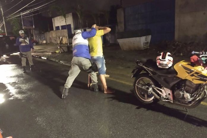 Lei Seca prende motorista alcoolizado a autua outros dez