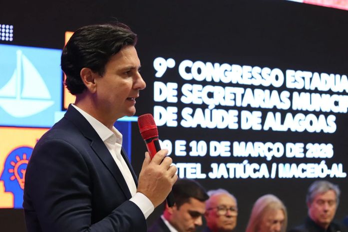 AMA reforça protagonismo dos municípios na saúde durante abertura do 9º Congresso do Cosems-AL