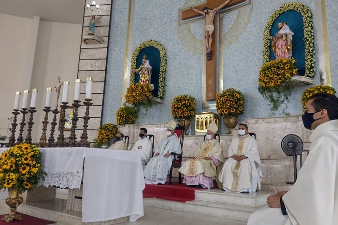 Homenagens a Padroeira de Arapiraca neste dia 02 de fevereiro é iniciada com Missa Solene