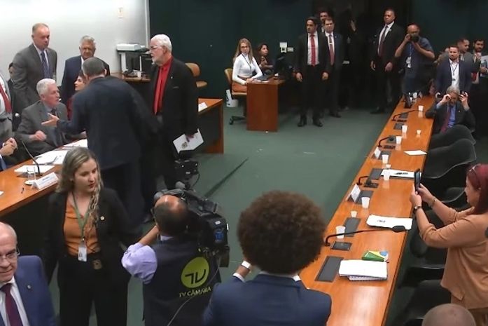 Audiência com Haddad em comissão da Câmara é encerrada após tumulto