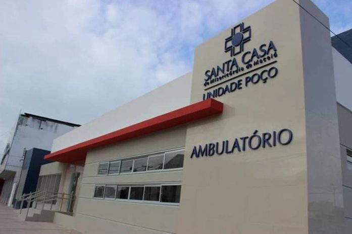 Fachada da Santa Casa no Poço