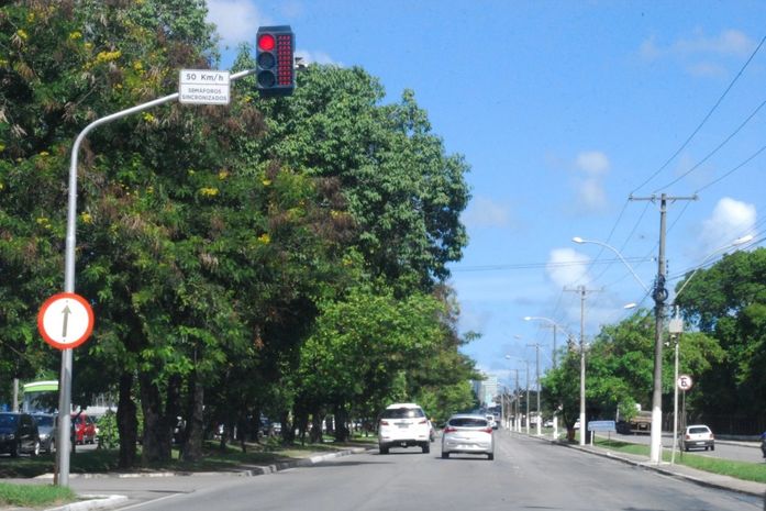 Mais de 70% dos semáforos em Maceió já são de LED