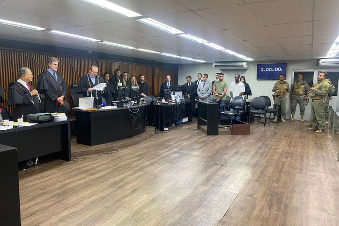 Júri condena dois réus a quase 30 anos de prisão por assassinato de advogado; um foi inocentado