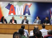AMA reúne gestores municipais para esclarecer mudanças na reforma tributária 