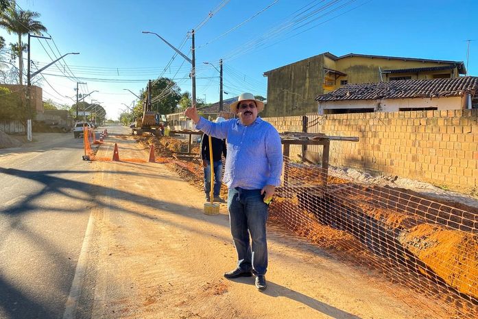 Obra de terraplanagem, drenagem, pavimentação e ciclovia da principal avenida de acesso para Rio Largo segue a topo vapor