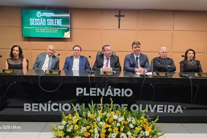 Prefeito Luciano Barbosa, junto com Léo Saturnino e Vavazinho, entrega Títulos de Cidadão Honorário a empresários em Arapiraca