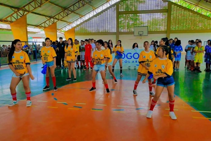 Têm início os Jogos Internos Lajenses. Cerca de 200 alunos participaram da abertura oficial