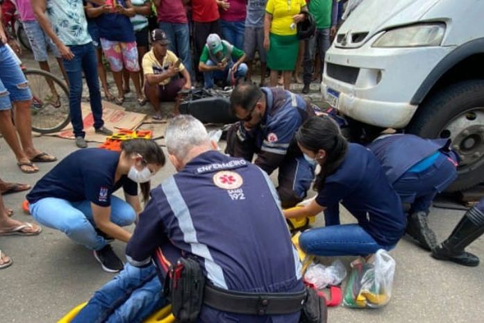 Acidente envolvendo três veículos deixa duas pessoas feridas em Arapiraca