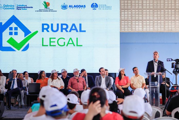 Governo de Alagoas e TJ entregam mais de 240 títulos de propriedade em Delmiro Gouveia