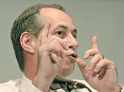 Ciro: metralhadora giratória