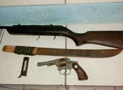 Armas apreendidas na residência durante abordagem