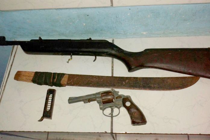 Armas apreendidas na residência durante abordagem