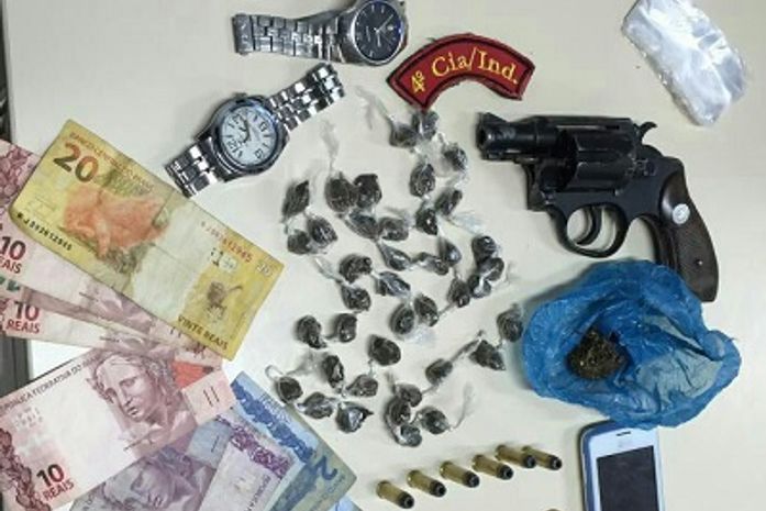 CISP Cajueiro detém indivíduos com arma de fogo e drogas na cidade da Zona da Mata Alagoana