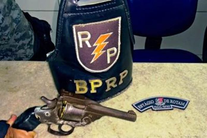 Revólver calibre 38 apreendido durante a ocorrência