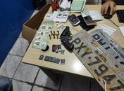 Polícia flagra homem com carro clonado e carteira de habilitação falsa 