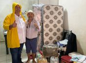 Prefeito George Clemente inicia entrega de kits às vítimas das fortes chuvas 