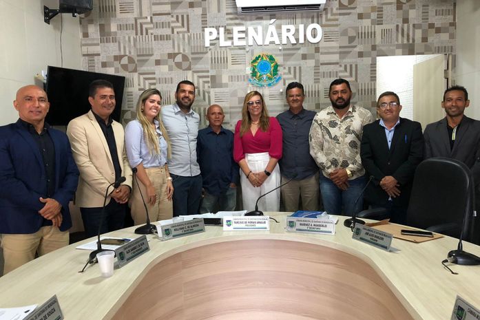 Câmara de Santana do Mundaú homenageia servidor aposentado e recebe PL de incentivo financeiro aos agentes comunitários e de endemias