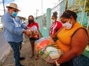 Prefeito Gilberto Gonçalves anuncia entrega de feira para alunos matriculados na rede de ensino de Rio Largo
---