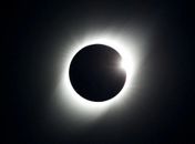 Lua de Sangue triplamente especial será visível hoje de todo o Brasil