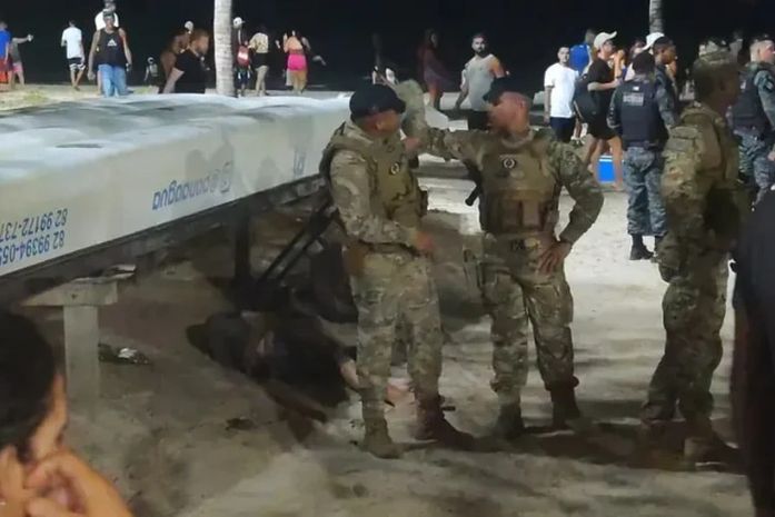 Homem é agredido após ser flagrado em ato obsceno durante show de Bell Marques, na Pajuçara