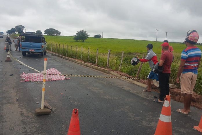 Colisão frontal deixa homem morto em trecho da AL 115, em Lagoa da Canoa