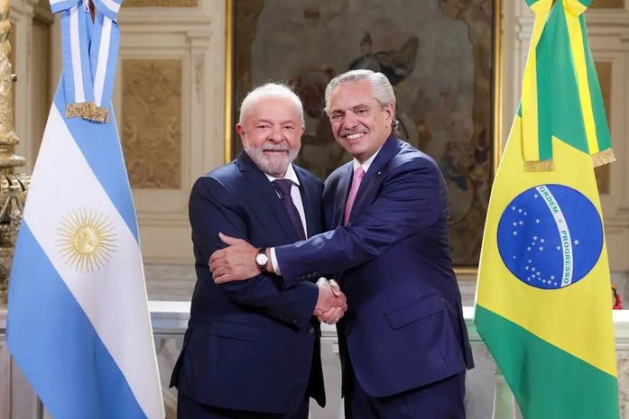 Presidente da Argentina vem visitar Lula… de novo