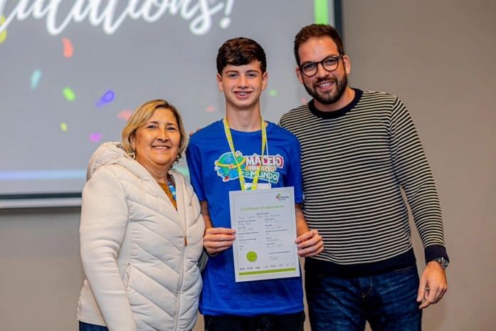 Emoção e entrega de certificados para 25 estudantes marcam encerramento de intercâmbio histórico em Londres