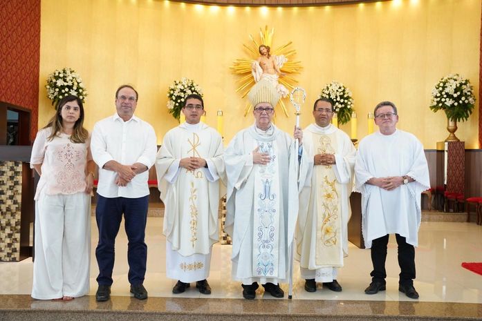 Prefeito Luciano acompanha missa solene nas festividades do Santíssimo Redentor no Eldorado