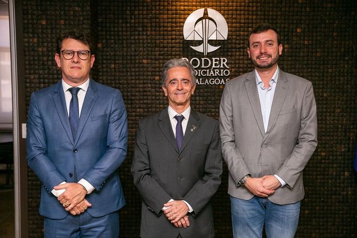 Prefeito de Anadia visita presidente do TJ-AL