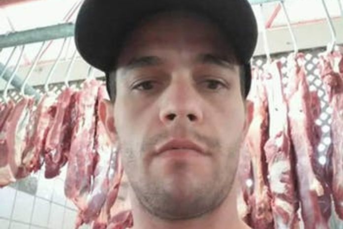 Comerciante é assassinado a tiros por falso cliente de açougue