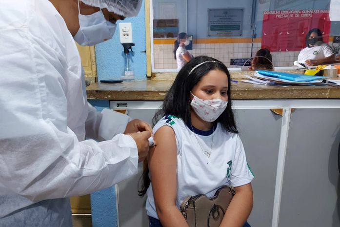 Arapiraca inicia vacinação de alunos da rede municipal contra a Covid-19