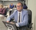 Vereador Dr. Fábio cobra recapeamento da avenida principal do Pau d'Arco