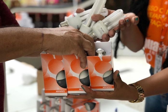 Moradores do Bom Parto e Canaã podem receber lâmpadas de LED de forma gratuita; veja como