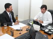 Rodrigo Cunha busca retomada de obras de unidades de saúde