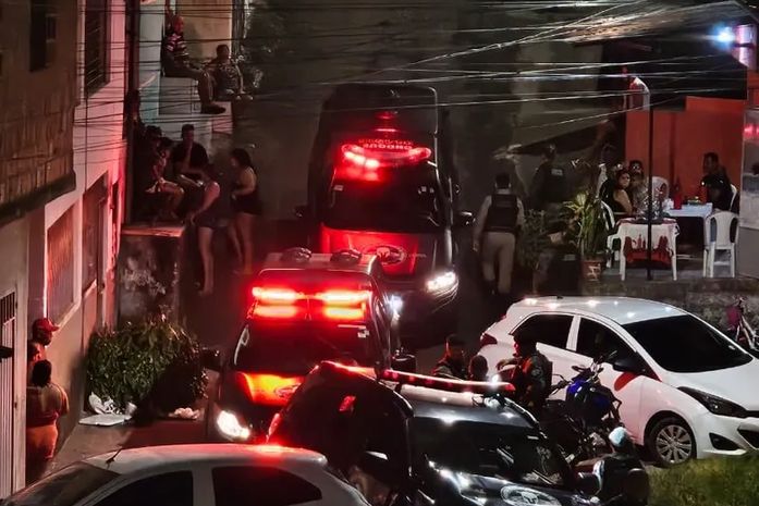 Perseguição policial no Jacintinho termina em colisão e prisão de motociclista não habilitado