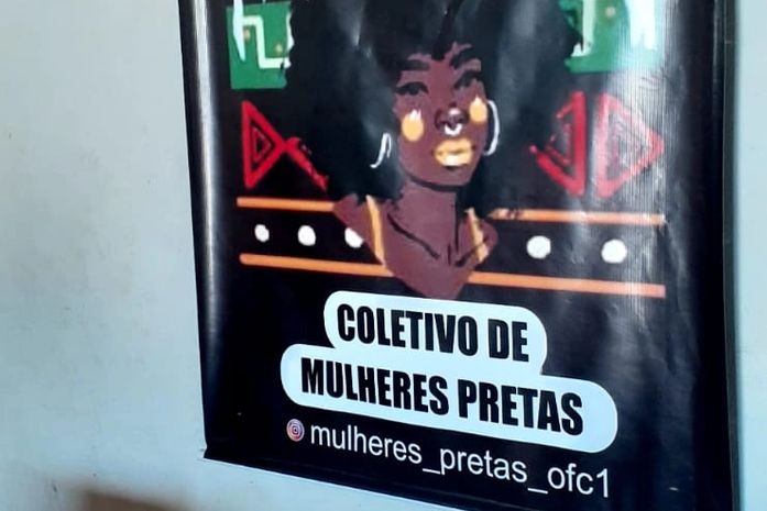O Coletivo de Mulheres Pretas, Periféricas Coletivo criou um Brechó para juntar uns dinheiros e dar suporte a Sala de Aula Ubuntu
