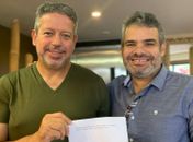 Advogado entrega documento com motivos para derrubada de vetos à lei que altera o Estatuto da Advocacia