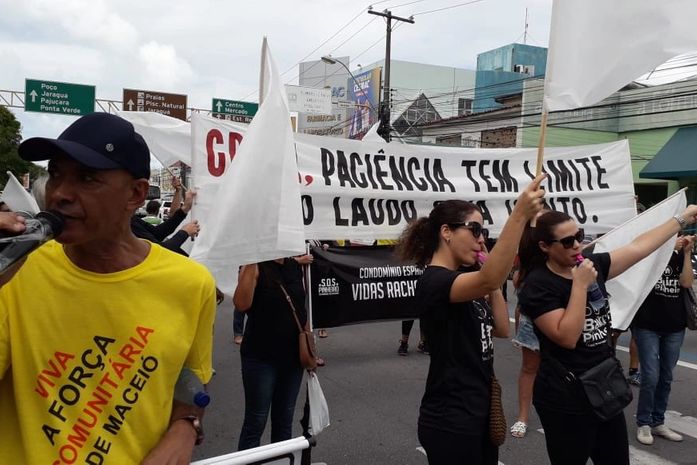 Moradores do Pinheiro, Mutange e Bebedouro realizam protesto